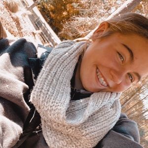 Meet your Posher, Abigail